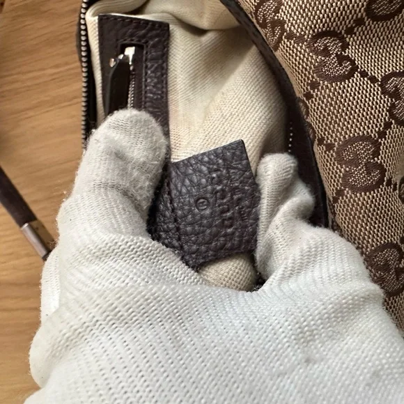 Gucci Hobo Shoulder Bag - Picture 11 of 17